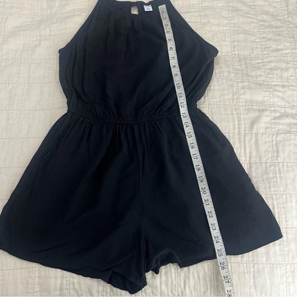 Old Navy Women’s Black Romper Size Small - Picture 11 of 15
